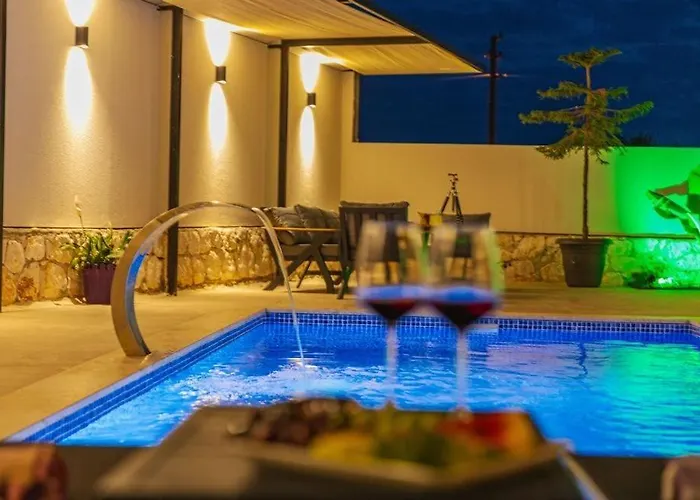 Bayindirda Korunakli 4 Kisilik * Kaş